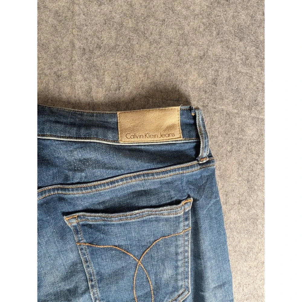 Calvin‎ Klein Jeans Mens Blue Denim Shorts Distressed Medium Wash Size 28
